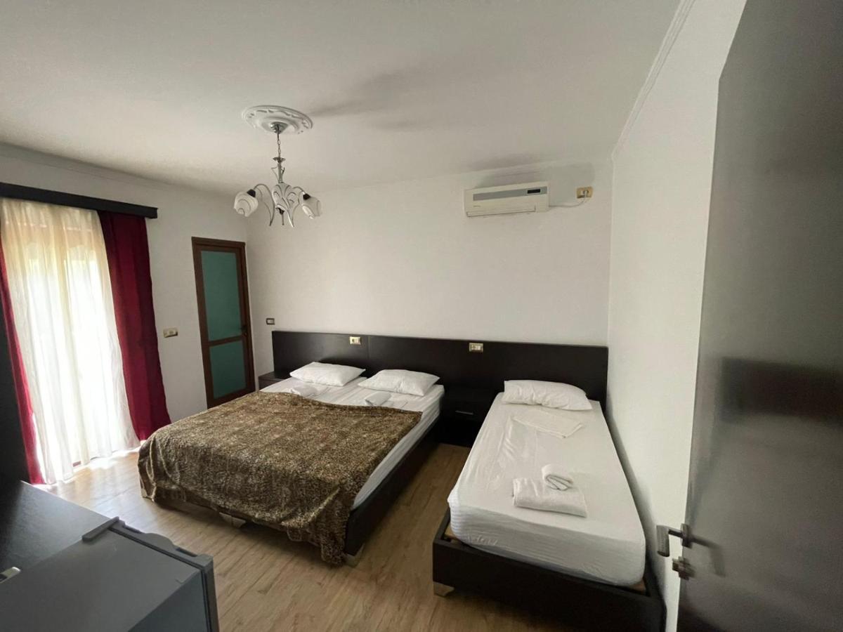 Centre Hotel Berat Exterior photo